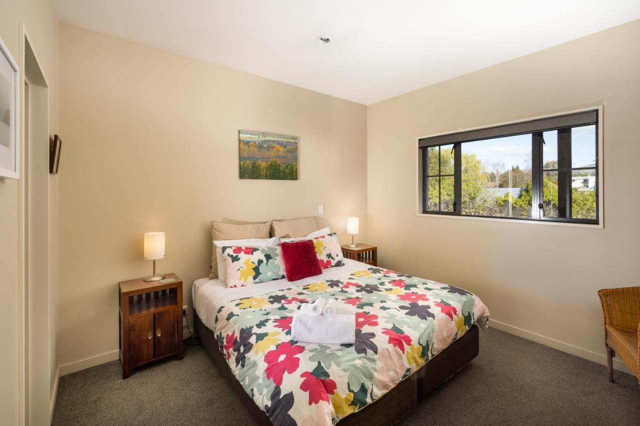 Criffel Peak View Bed And Breakfast ワナカ エクステリア 写真