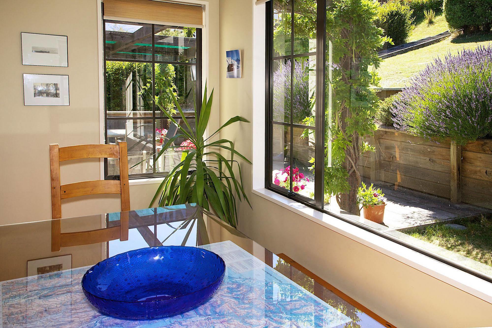 Criffel Peak View Bed And Breakfast ワナカ エクステリア 写真